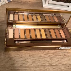 Urban Decay Naked Honey eyeshadow palette.